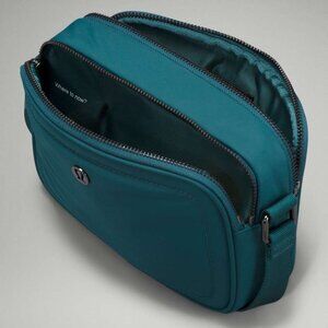 Lululemon Crossbody Camera Bag 2L Teal Green Blue